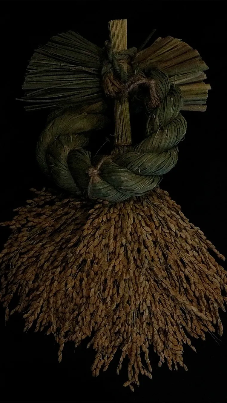 揺らぐ火と薪の香りと音